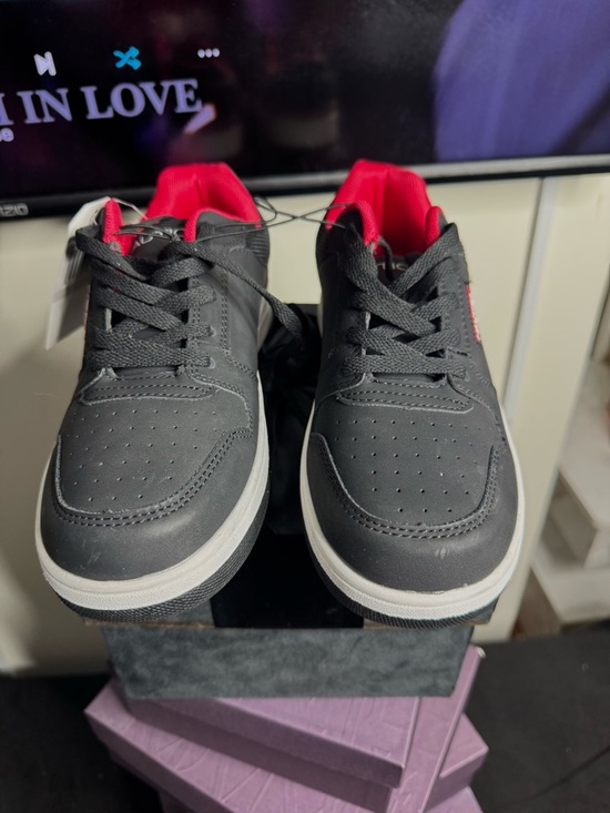 Nautica Women’s Black Sneakers with Red Lining - Picture 3 of 6